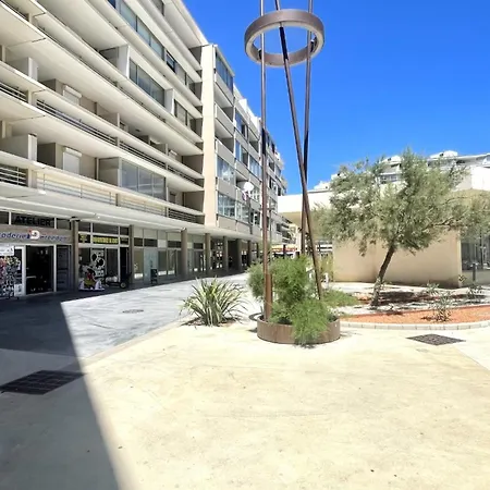 Appartement Rdc Avec Piscine, A 60m De La Plage, Proche Commerces, Wifi, Parking En Option - Fr-1-748-28 Canet-en-Roussillon