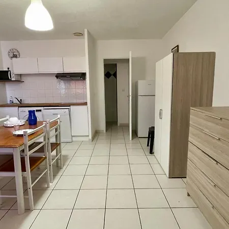 Rdc Avec Piscine, A 60m De La Plage, Proche Commerces, Wifi, Parking En Option - Fr-1-748-28 Apartment *